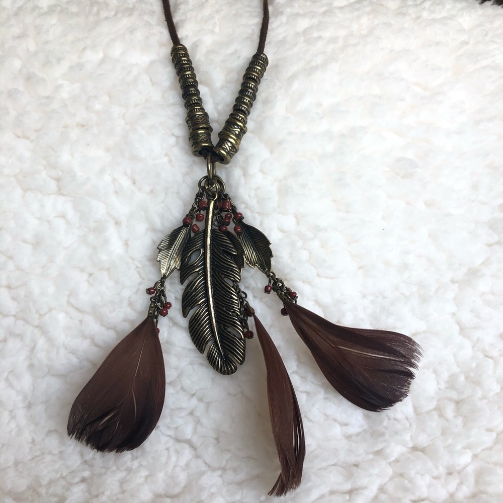 💝 3/$10 or 4/$12 💝 Long Feather Charm Necklace